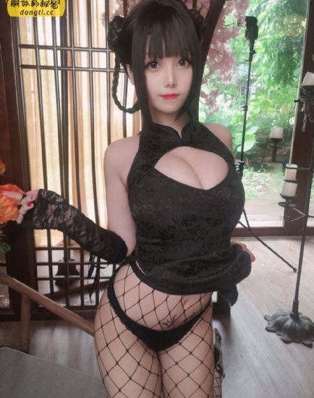 欧美裸女人体艺术_720在线观看完整版